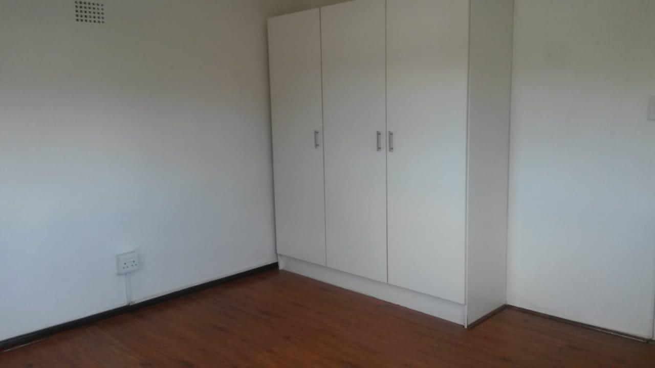 16b Schneider Street