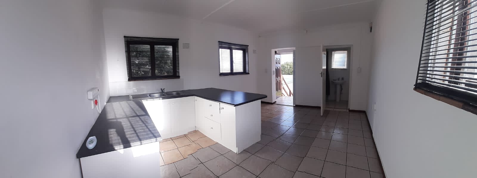 16b Schneider Street
