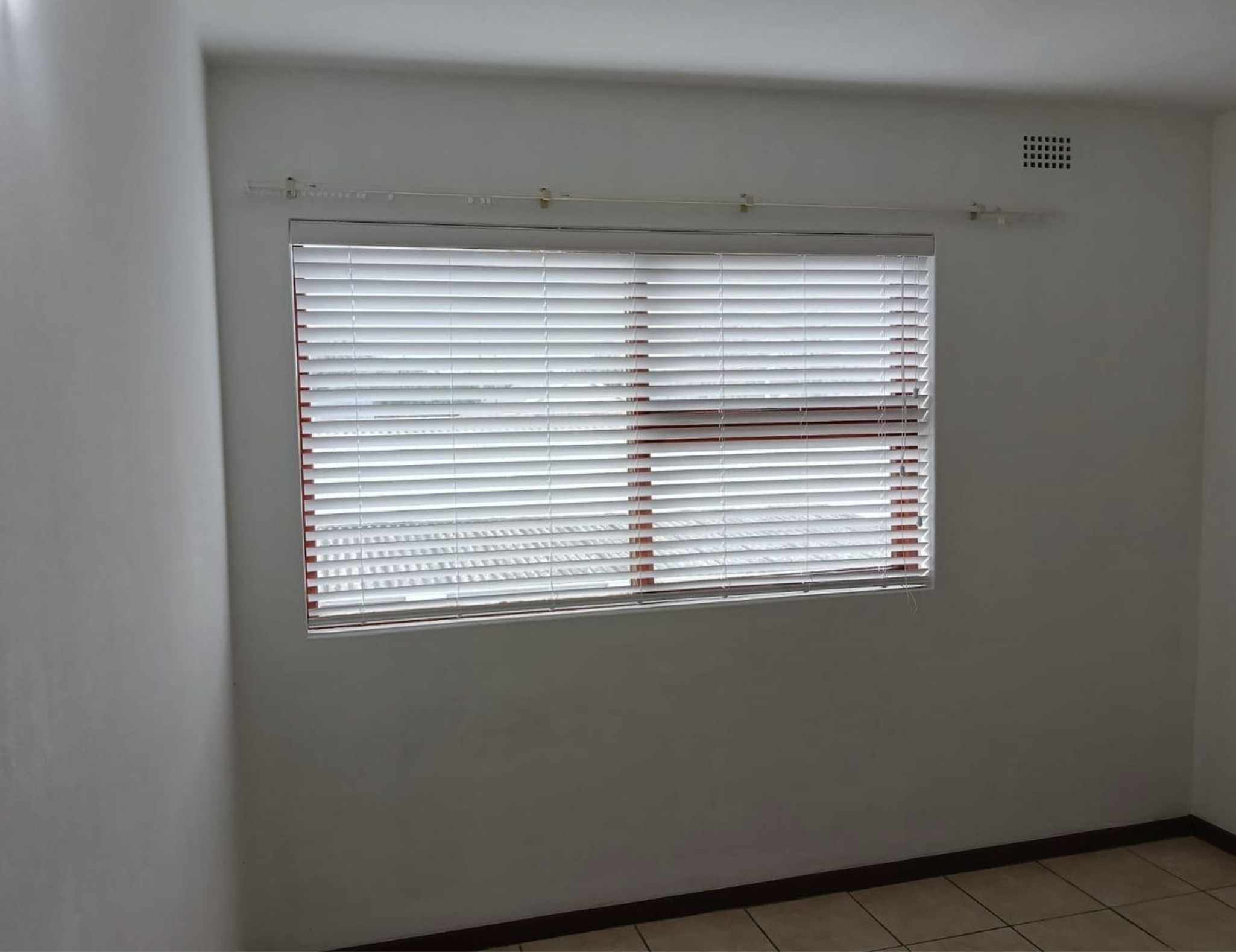 C10 Silver Oaks, 45 Main Road, Northcliff, Hermanus