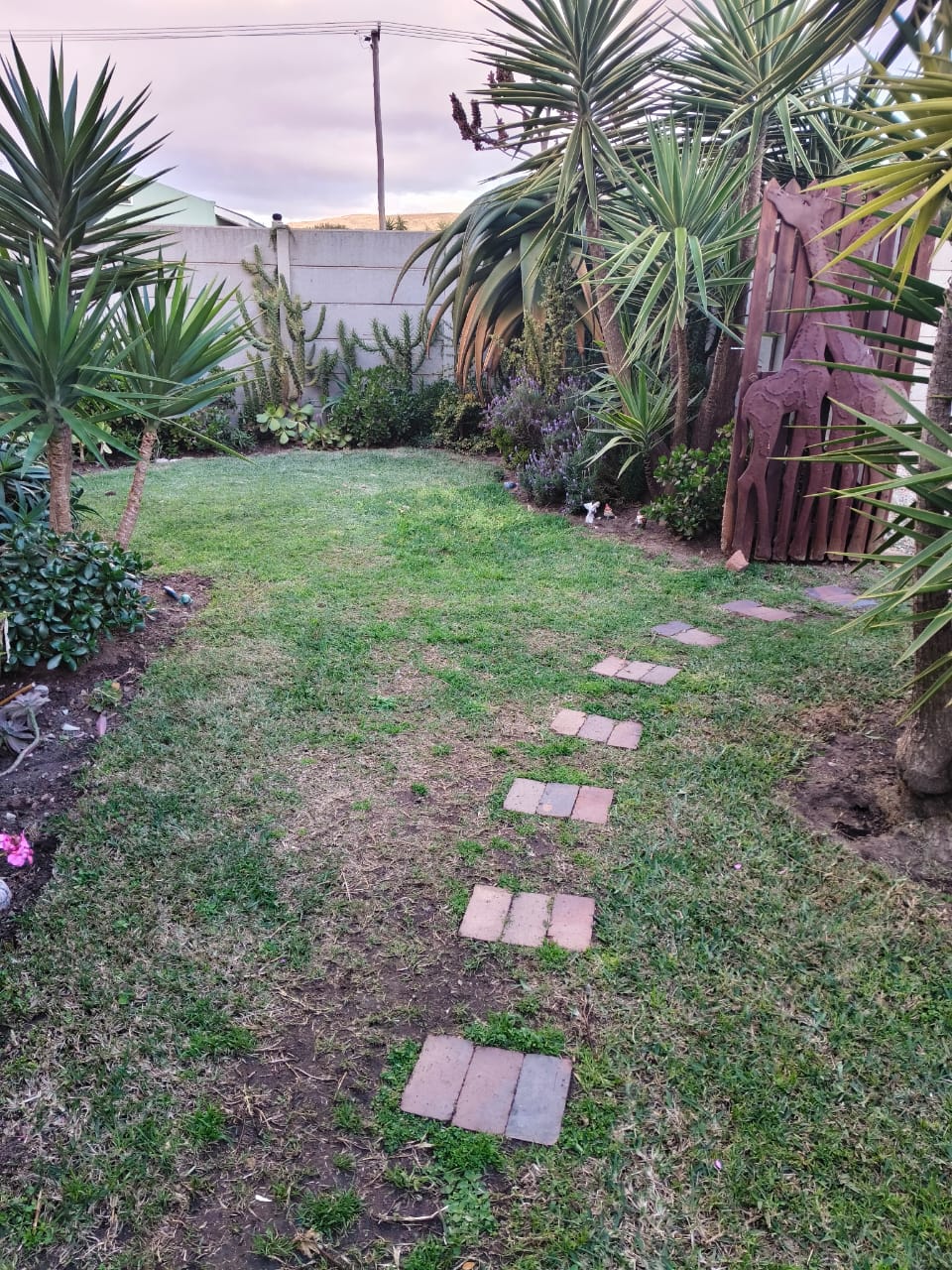 21 BOLERO CRESCENT, FISHERHAVEN