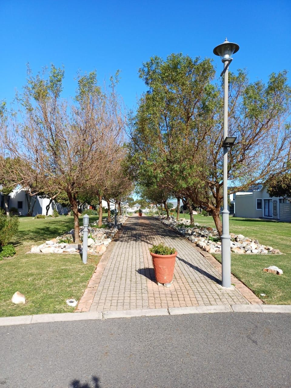 10 Mia Street, The Avenues, Sandbaai
