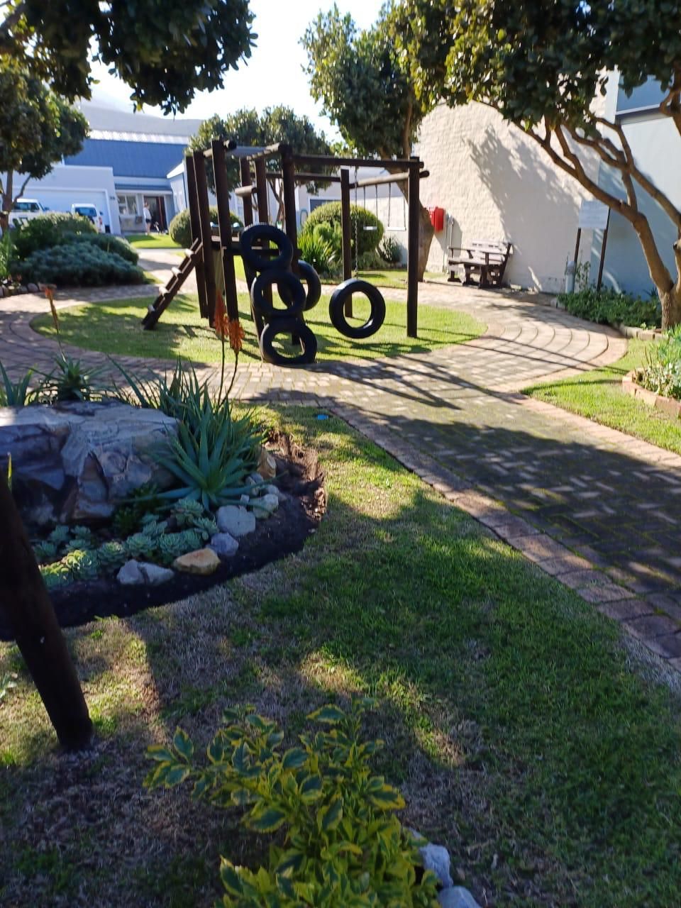 10 Mia Street, The Avenues, Sandbaai