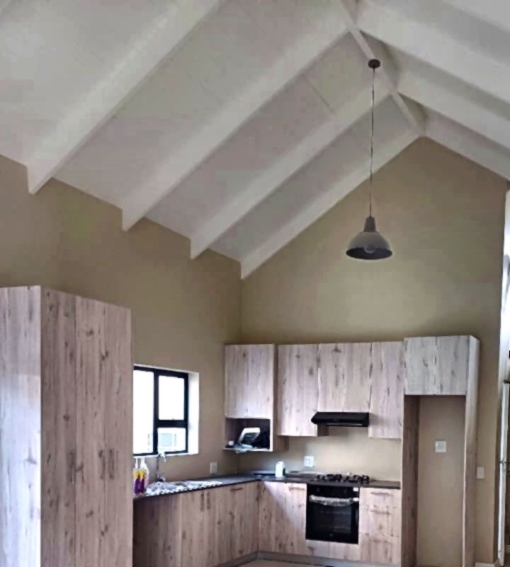 10 Mia Street, The Avenues, Sandbaai